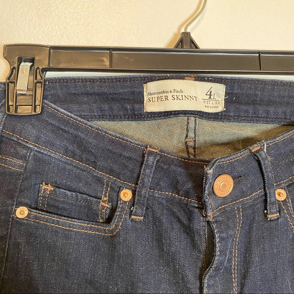 Abercrombie & Fitch Super Skinny Dark Wash Mid Rise 4L 27 33 Inseam NWOT - Picture 3 of 4